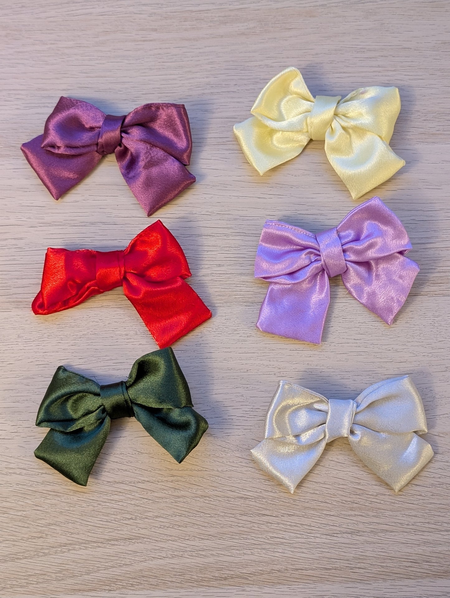 Medium bow